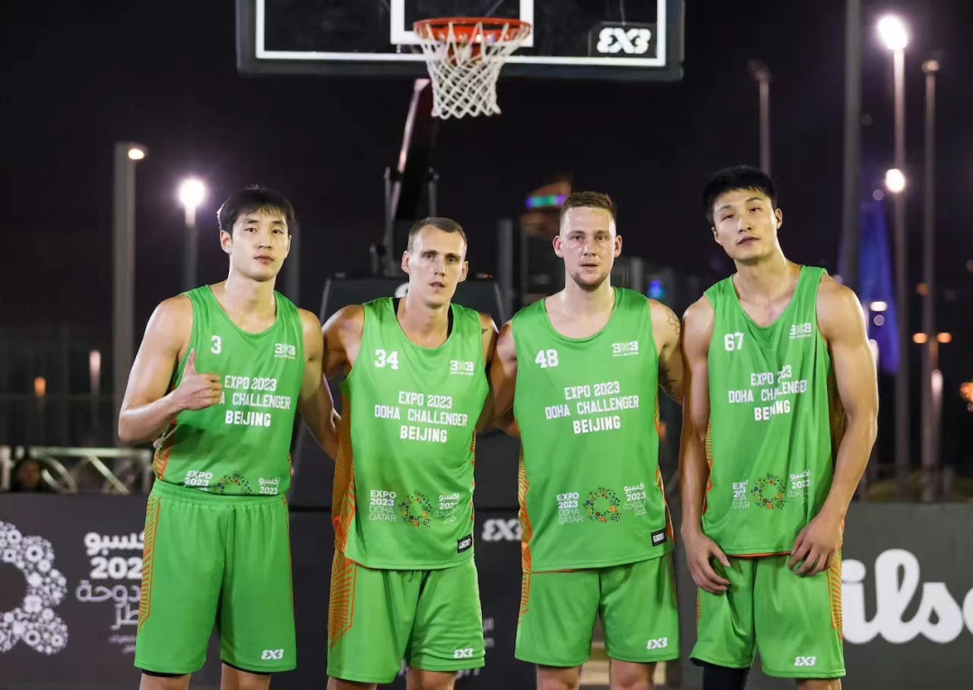 十个月从世界第15跃升至全球前三：中国男篮三人