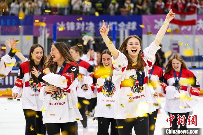 深圳承办的2025年女冰世锦赛甲级A组收官:中国队