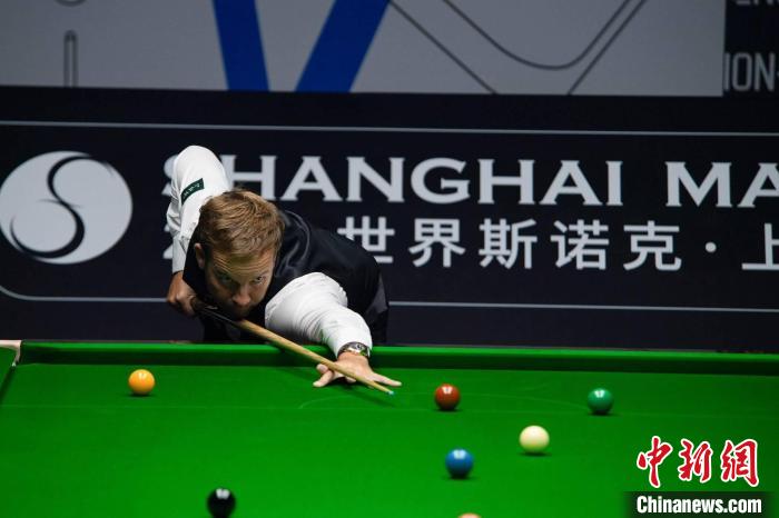 丁俊晖6比5险胜卡特晋级八强 斯诺克上海大师赛