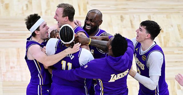 湖人客场三分绝杀魔术豪取九连胜 詹姆斯战术成