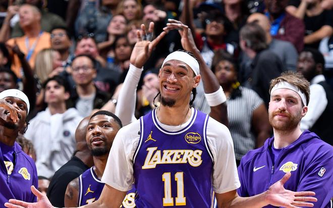 替补中锋贾克森·海斯扛起内线，助湖人击败步行