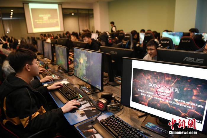 王思聪666元陪练引热议，电竞陪练师成新职业