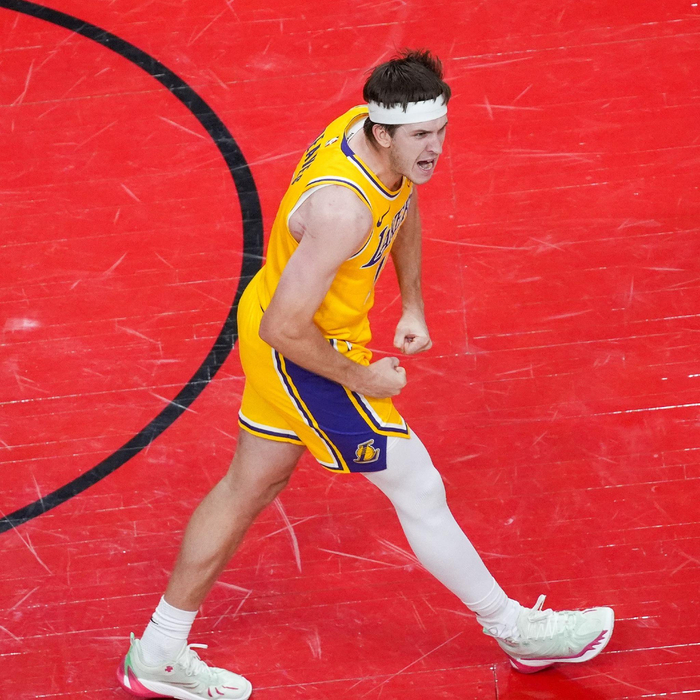 勒布朗未来抉择：湖人如何利用里夫斯薪金空间