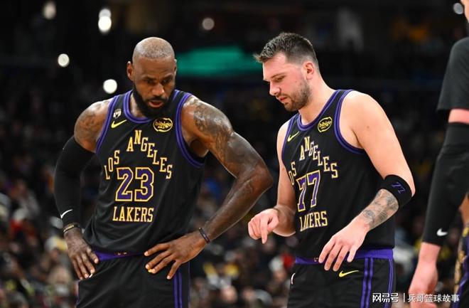 湖人半场崩盘惨遭雷霆吊