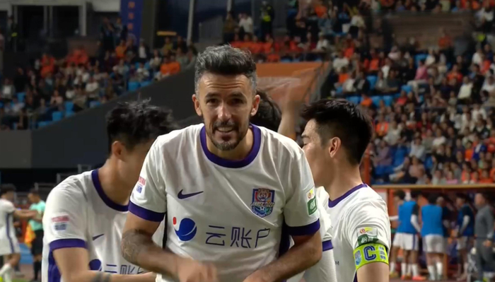 津门虎客场三球完胜云南玉昆 战术革新成关键转