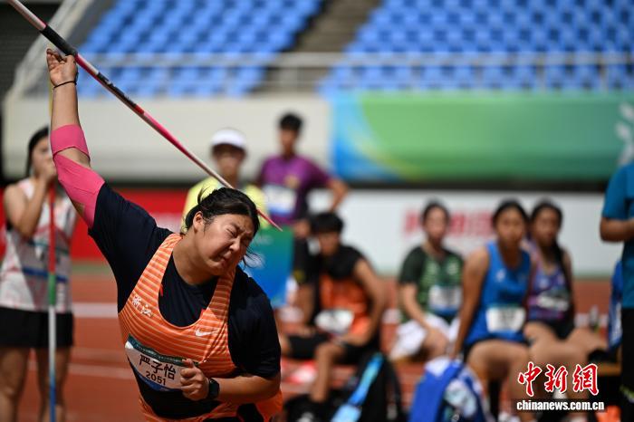 首届全国青少年田径运动会沈阳开幕 严子怡夺首